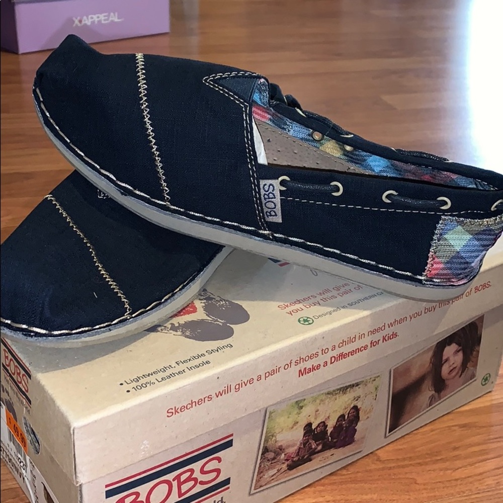 ••NWOT••Women’s Navy Blue Bobs Size 7